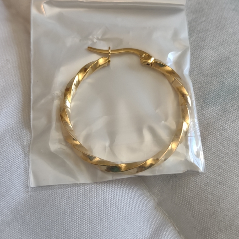Three earring bundle - Picture 2 of 5